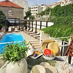 Apartman Miljas 1 *