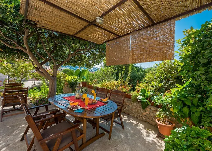 Apartment Miljas 1 *