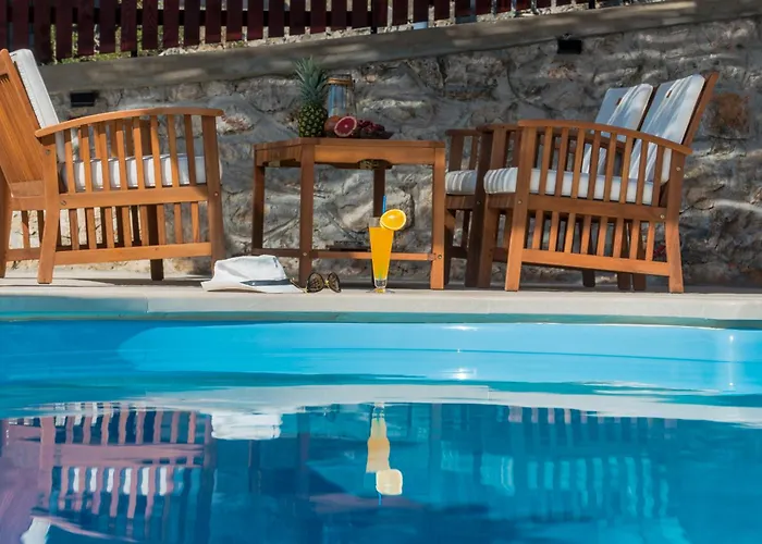 Apartment Miljas 1 *